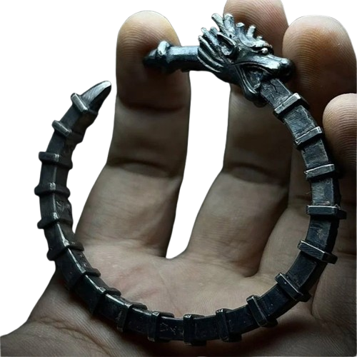 Retro Engraved Lei Zu Fa Whip Open Bracelet