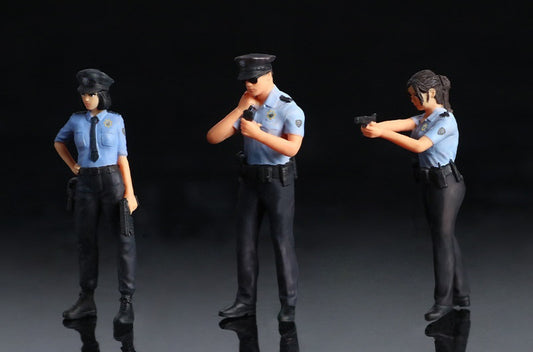 1:64 Police Doll Set