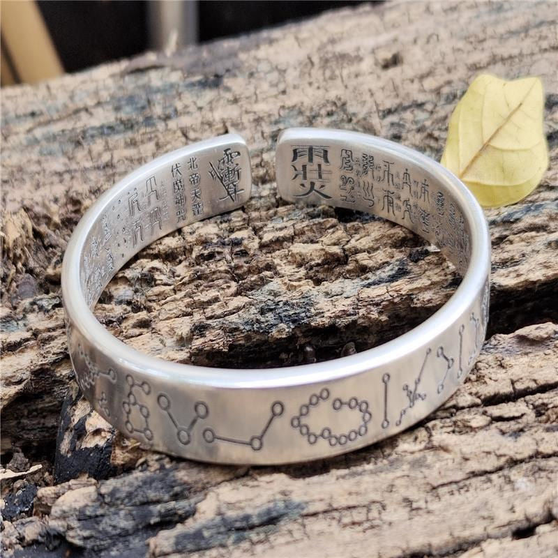 28 Stars Engraved Open Bracelet