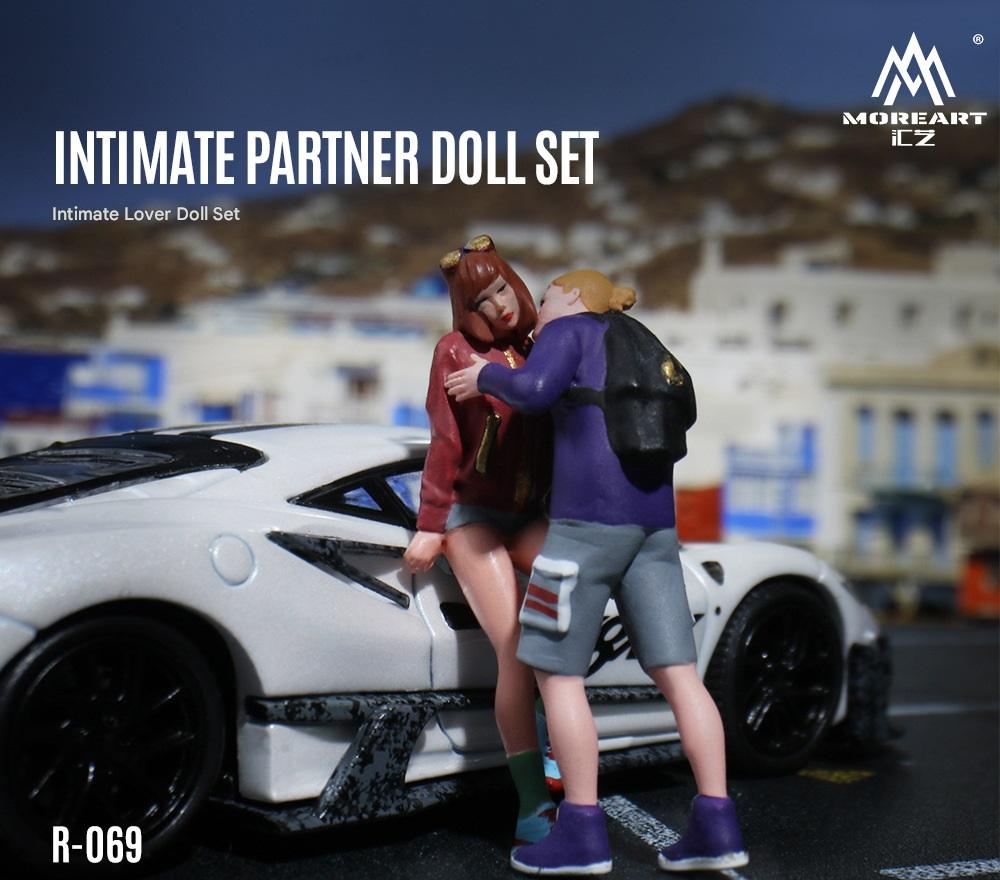 1:64 Intimate Lover Doll Set