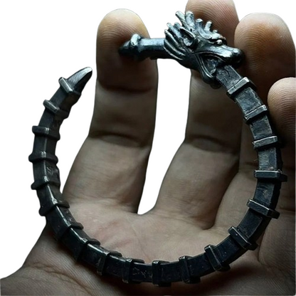 Retro Engraved Lei Zu Fa Whip Open Bracelet