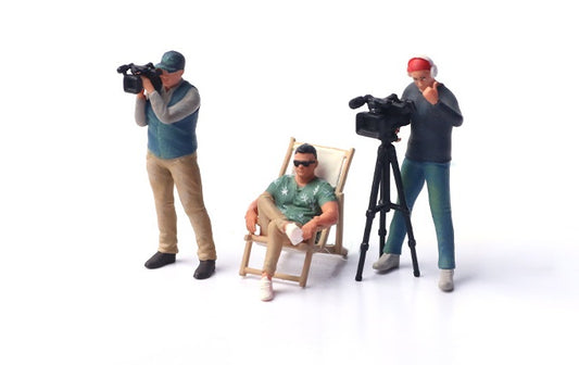1:64 Director and Cinematographer Crew Figure Set