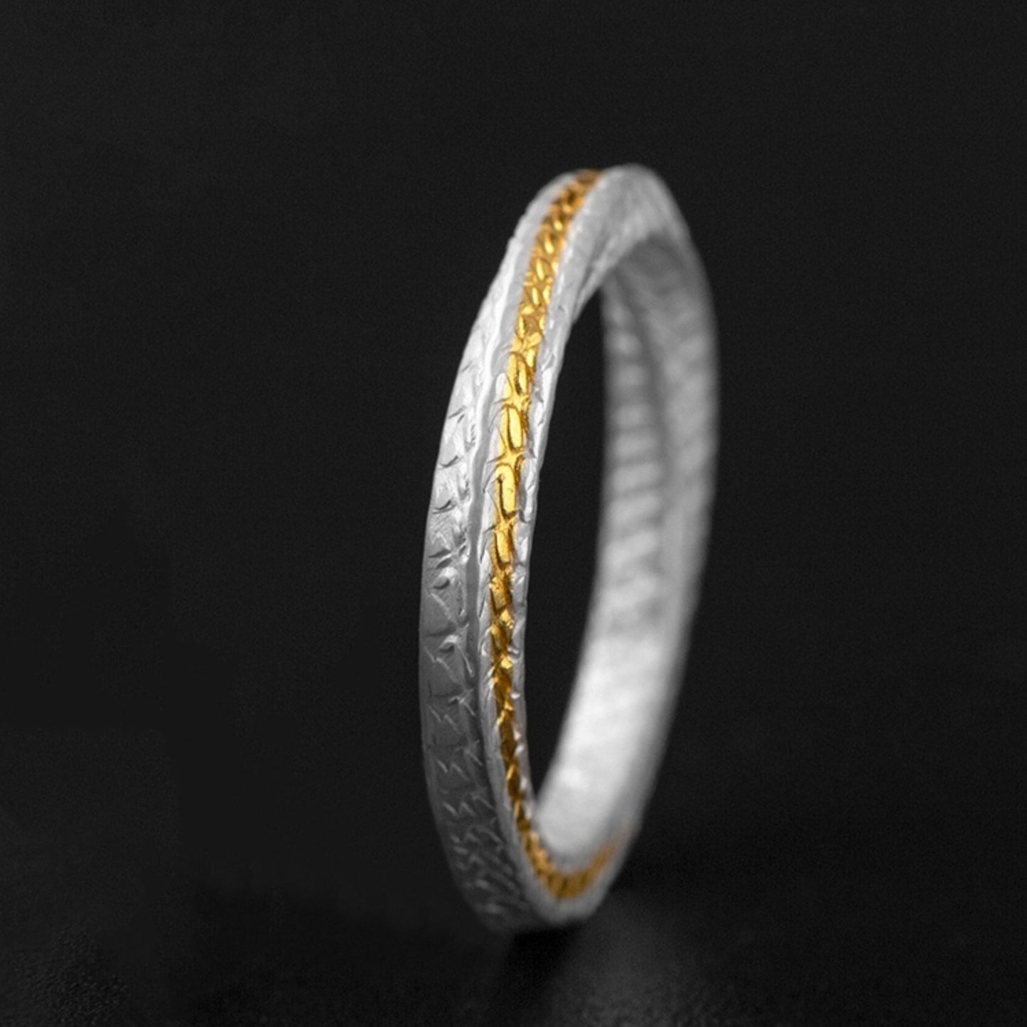 Chiba Thai Mobius Ring