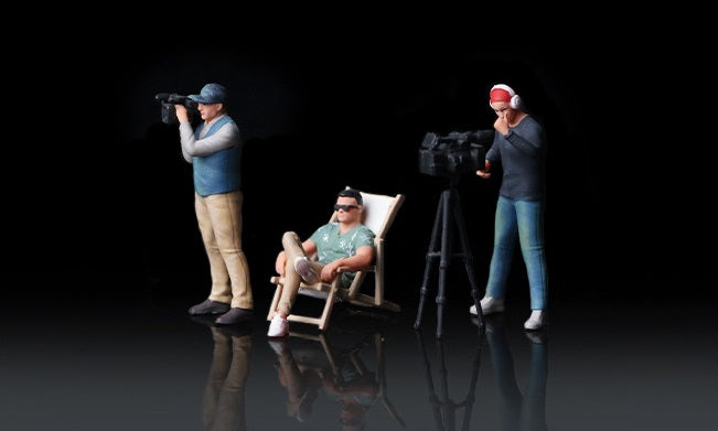 1:64 Director and Cinematographer Crew Figure Set