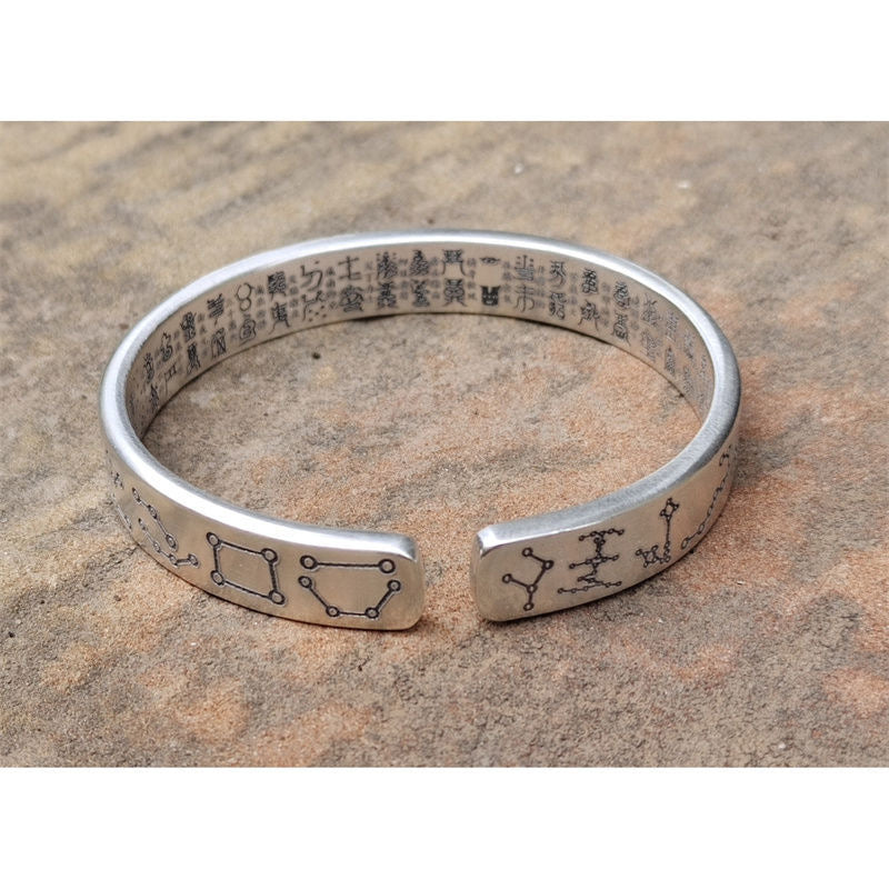 28 Stars Engraved Open Bracelet