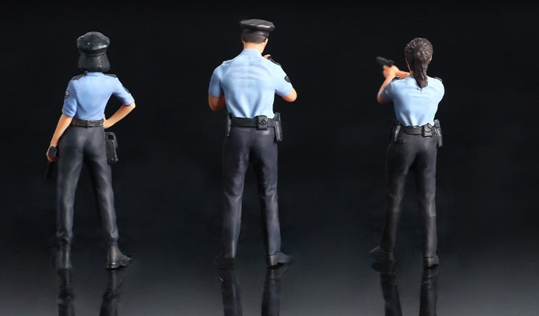 1:64 Police Doll Set
