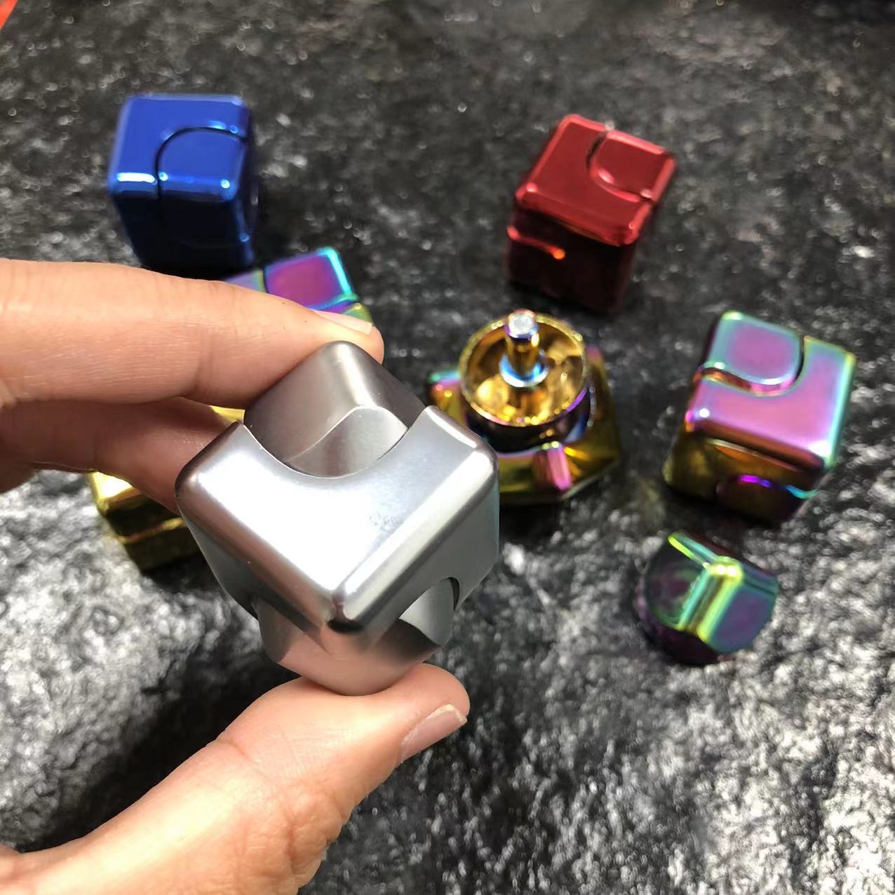 Fingertip Gyro Magic Cube