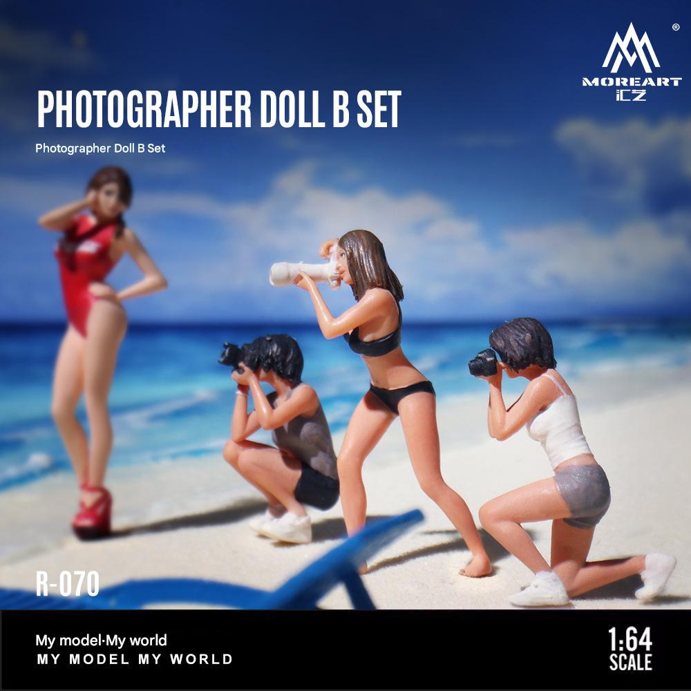 1:64 Photographer Doll Set