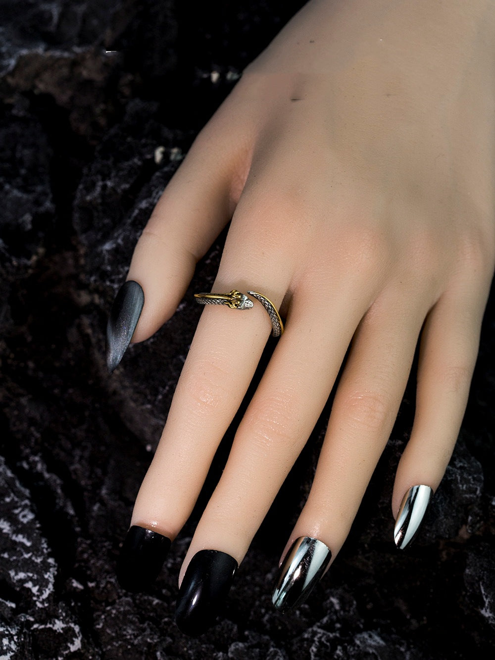 Retro Snake Emerald Open Ring