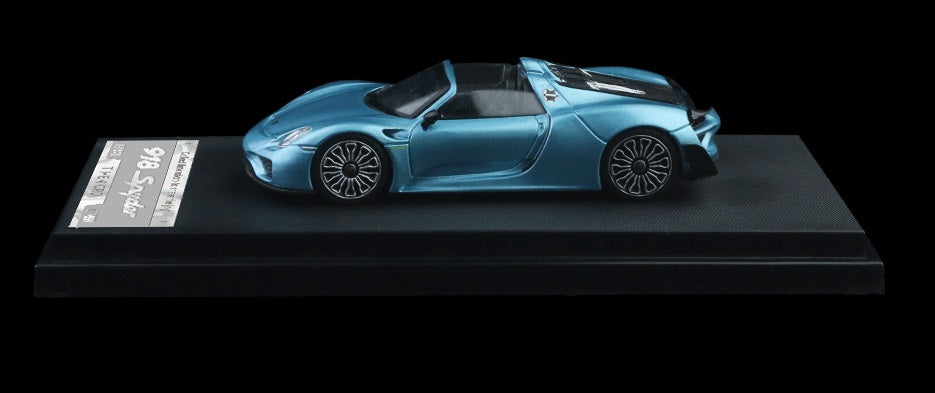 1:64 Porsche 918 Alloy Car Model With Doll