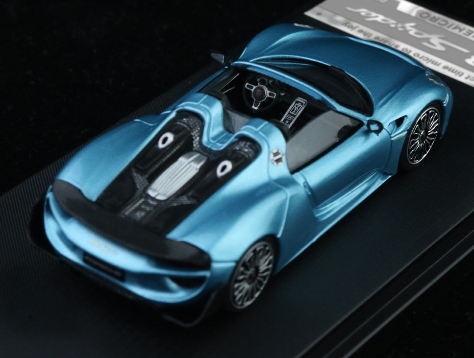 1:64 Porsche 918 Alloy Car Model With Doll